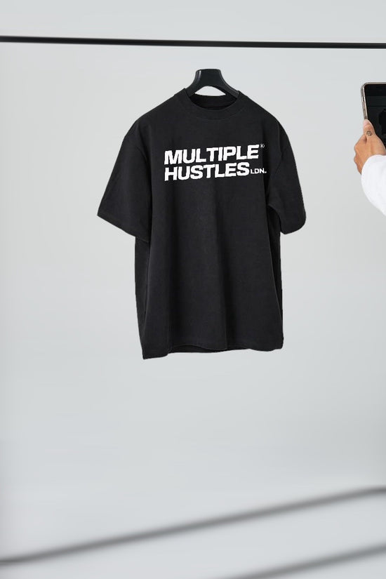 SHORT SLEEVE MULTIPLE HUSTLES LDN TEE